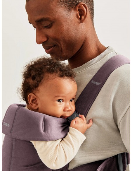 Babybjorn Porta Bebé Mini lila oscuro