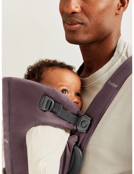 Babybjorn Porta Bebé Mini lila oscuro